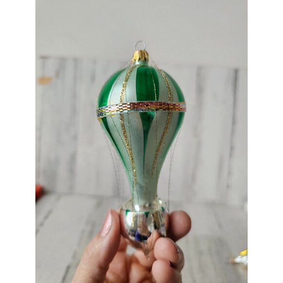 Vintage green Mercury glass Columbia hot air balloon tinsel ornament Xmas tree - Picture 3 of 11